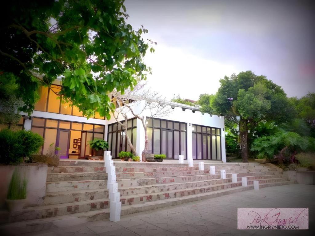 Hacienda Isabella Otel Tagaytay City Dış mekan fotoğraf
