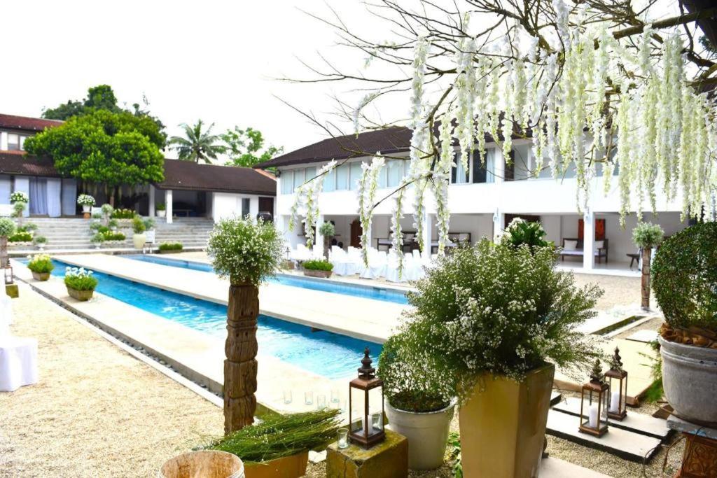 Hacienda Isabella Otel Tagaytay City Dış mekan fotoğraf